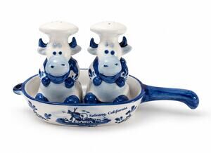 Delft Blue Cow Salt & Pepper Shakers w Tray Solvang California Dutch Novelties